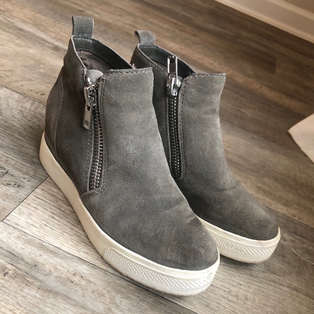 Steve Madden Sneakers!